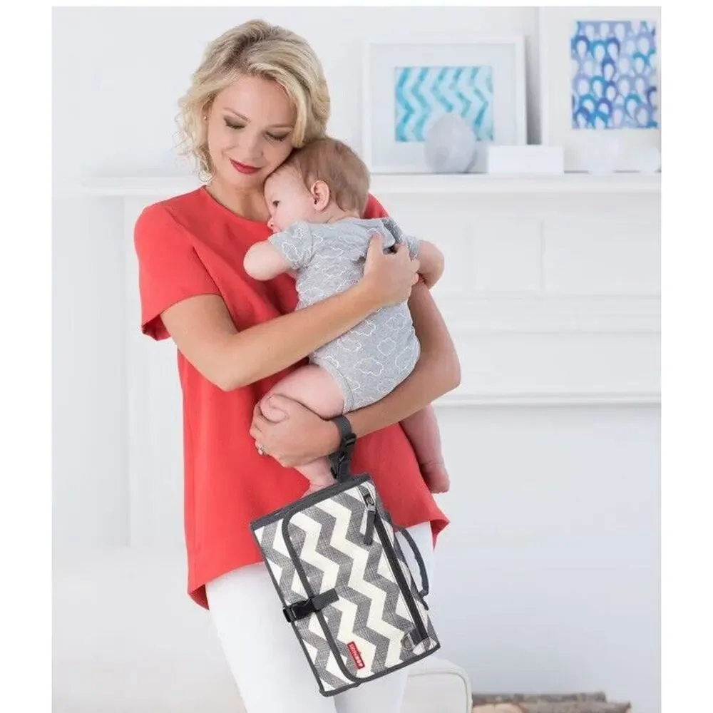 New Skip Hop Pronto Baby Portable Changing Station & Diaper Changing Pad Chevron